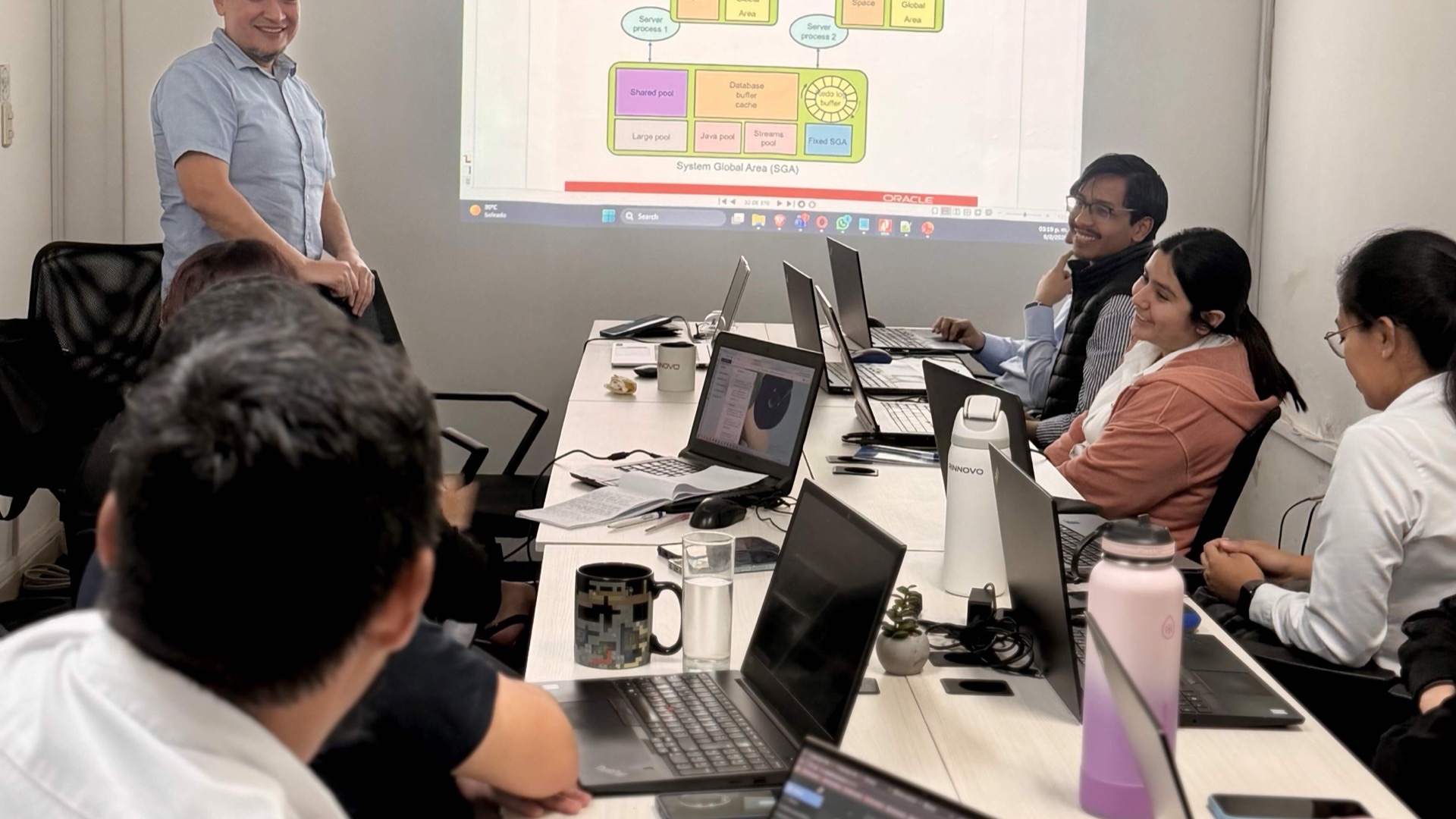 Equipo de Rinnovo en sesión de capacitación corporativa