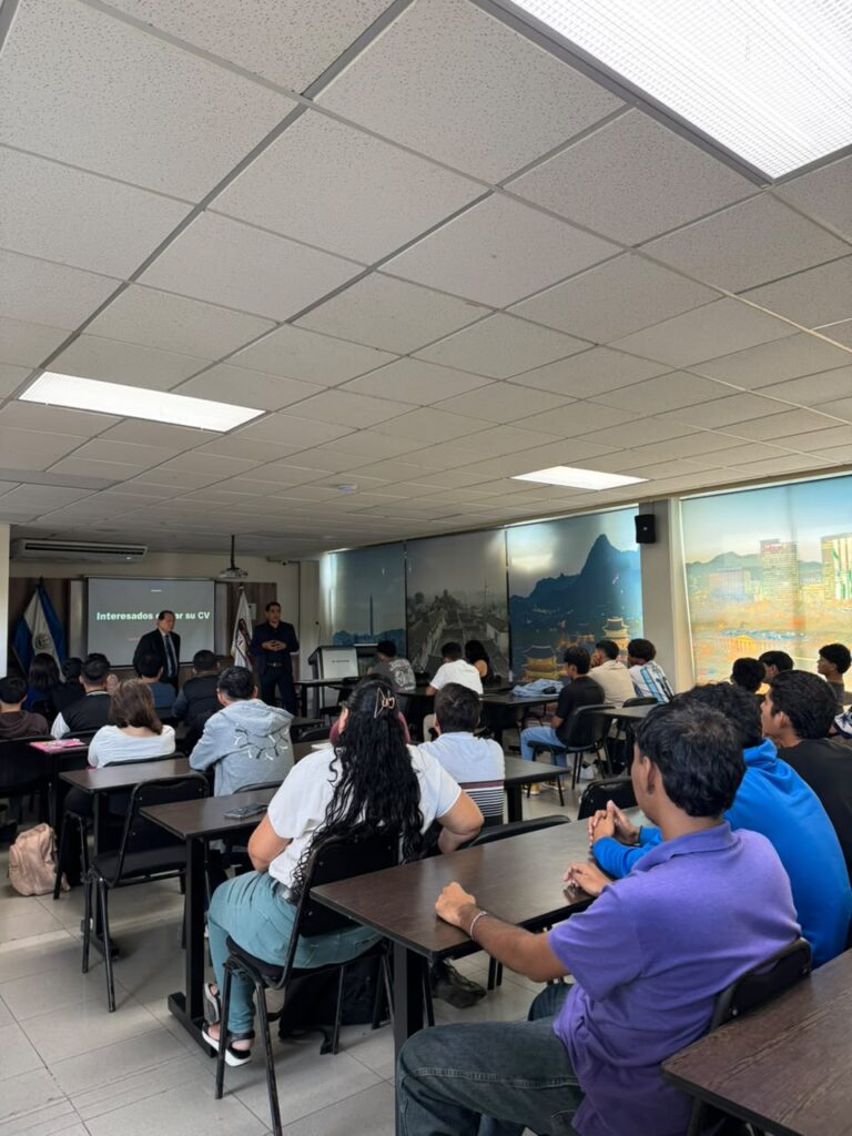 Estudiantes ITCA Zacatecoluca
